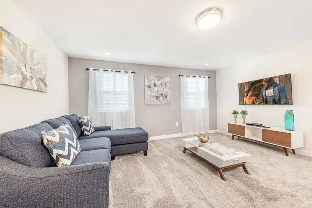 Beautiful Home With Game Room