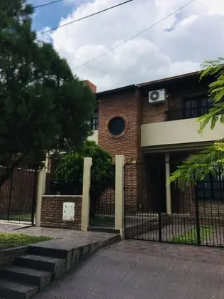 Beautiful House 2 to 9 People