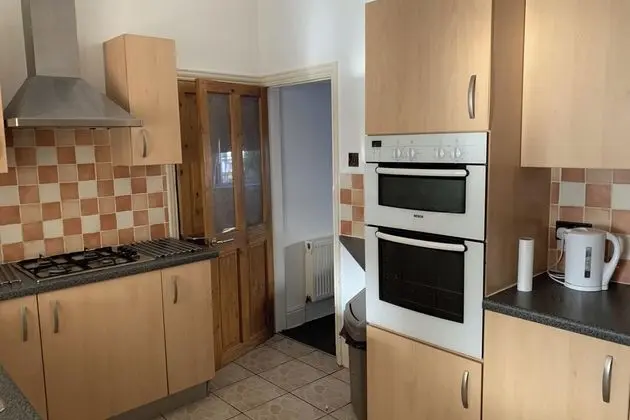 Beautiful House, Perfect Location, Lytham St Annes - Mutfak