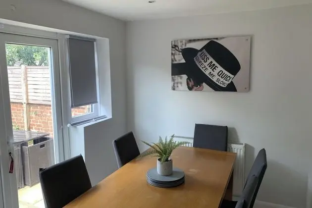 Beautiful House, Perfect Location, Lytham St Annes - Yerinde Yemek