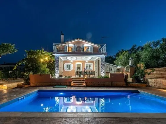 Beautiful House With Private Pool, Privacy and sea View, Near Zakynthos Town