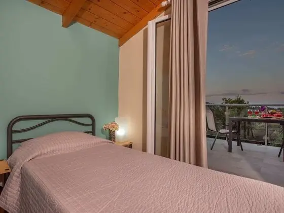 Beautiful House With Private Pool, Privacy and sea View, Near Zakynthos Town - Oda