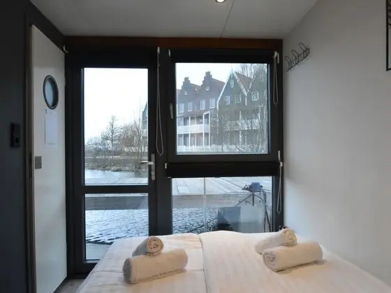 Beautiful Houseboat in the Harbour of Volendam Near Centre - Oda