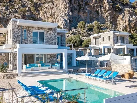 Beautiful Villa in Kalythie With Pool - Dış Mekan