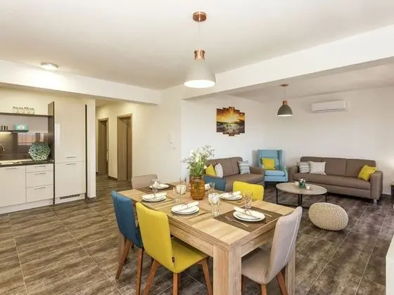 Beautiful Villa in Kaštel Novi With Pool - Öne Çıkan Resim