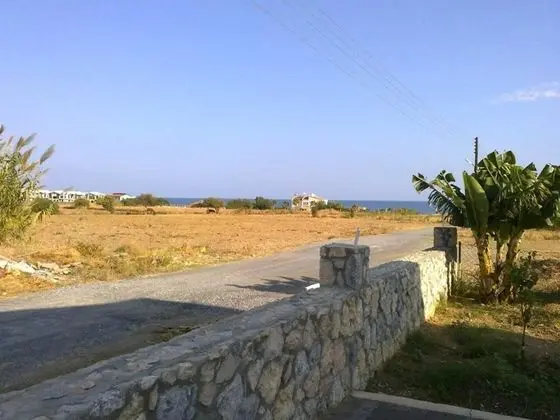 Beautiful and Large 3-bed Villa in Lapta, Cyprus - Dış Mekan