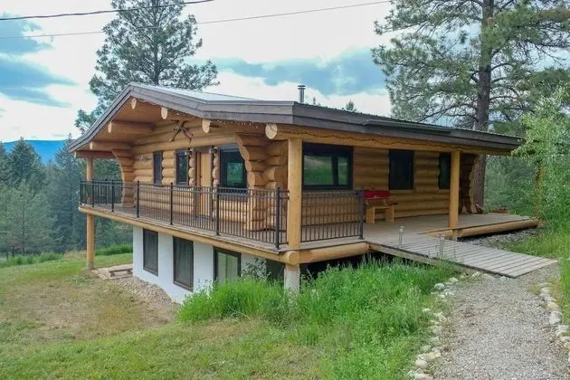 Beautiful Log Chalet Near Fernie, BC - Dış Mekan