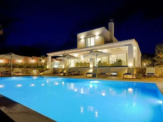 Beautiful Luxe Villa in Private Olive Grove, sea and Mountain View, Close to sea