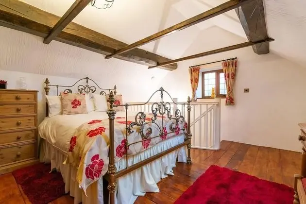 Beautiful Luxury Cottage on Lake Side, England - Öne Çıkan Resim