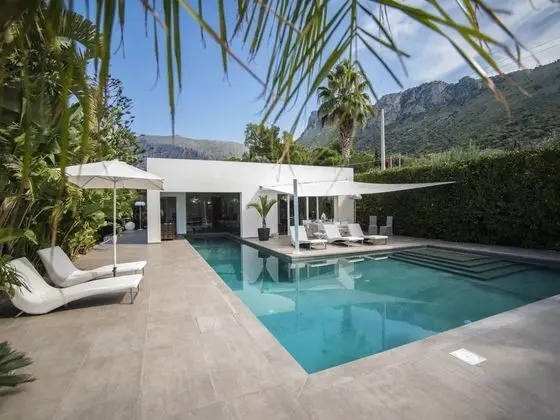Beautiful Luxury Villa in Sicilian Style With Beautiful Private Pool and Garden - Öne Çıkan Resim