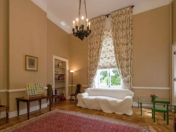 Beautiful Manor House in a Park Near Rochefort and Han-sur-lesse - Oda Düzeni