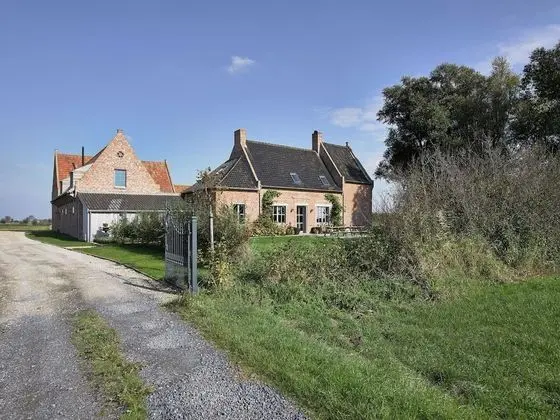 Beautiful Mansion With Cozy Open Fireplace, Nearby the Coast