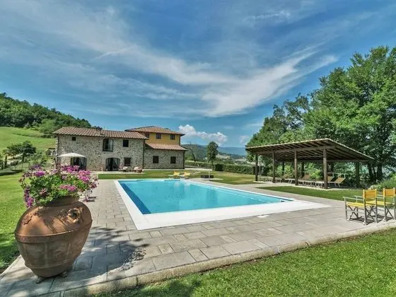 Beautiful Mansion in Poppi With Pool