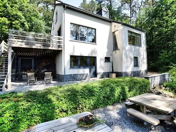 Beautiful, Modern House With Stunning Views, hot tub and Sauna in Green Surroundings