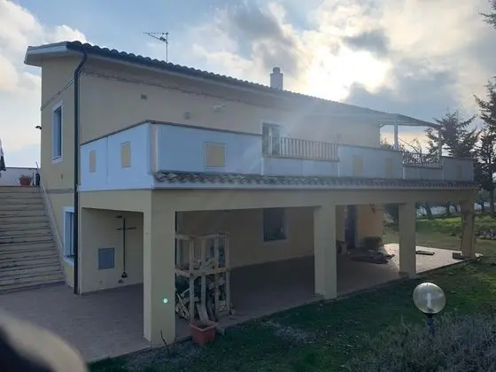 Beautiful Mountain View Home in Castilenti