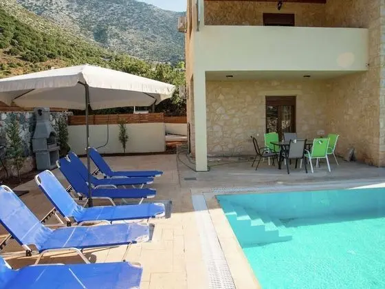 Beautiful new Stone Villa, Large Private Pool, Privacy, View of bay Bali, NW - Havuz