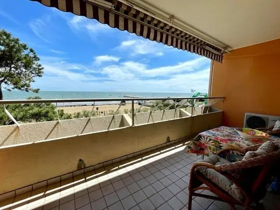 Beautiful one Bedroom Apartment Near the Beach, 5 People by Beahost Rentals