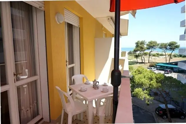 Beautiful one Bedroom Apartment With Swimming Pool by Beahost Rentals