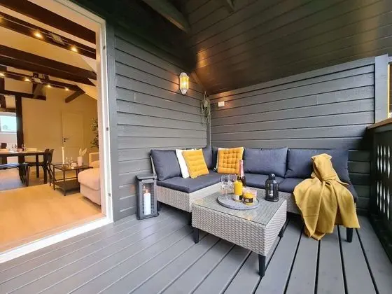 Beautiful Penthouse Near Center, 2-bedroom, Balcony Free Parking