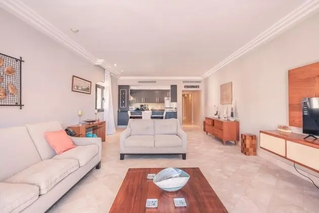Beautiful and pet Friendly Apartment at Fishing Lodge A13