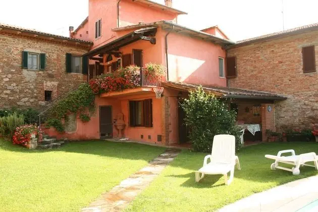 Beautiful private villa for 12 guests with WIFI, private pool, TV and parking