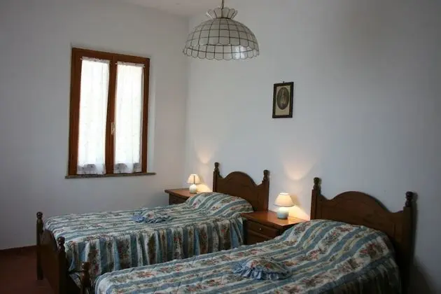 Beautiful private villa for 12 people with WIFI, private pool and parking, close to Montepulciano