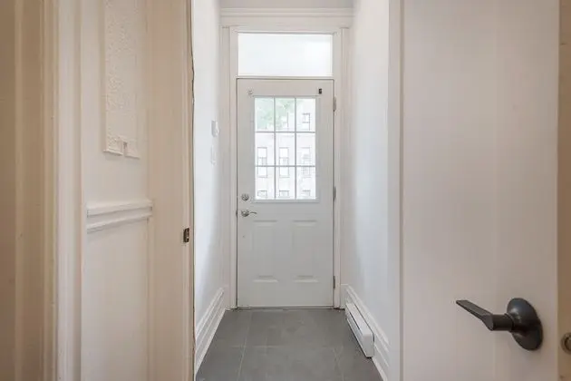 Beautiful Private Bedroom in Mile-End