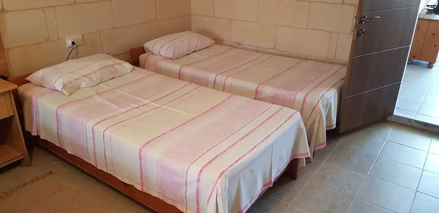 Beautiful Villa With Private Swimming Pool, Malta - Oda