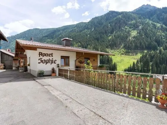 Beautiful Properties Situated Onmountain Rangesof Kppl - Öne Çıkan Resim