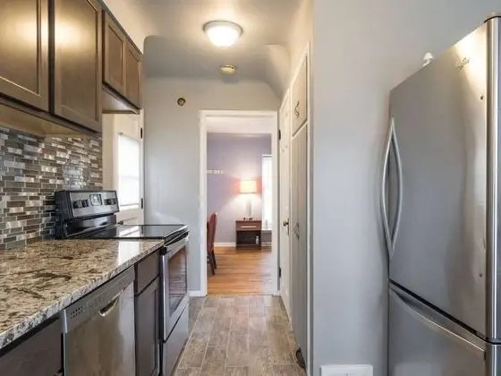 Beautiful Royal Oak Townhouse - Mutfak