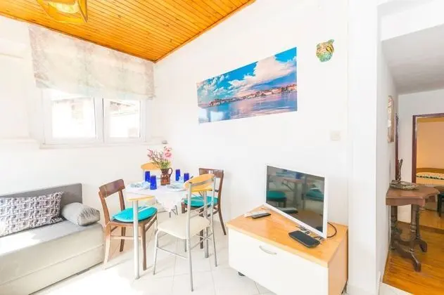 Beautiful Rustical Apartment in Rovinj - İç Mekan