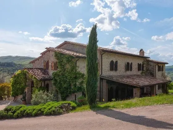 Beautiful Villa in San Giovanni del Pantano With Pool - Dış Mekan