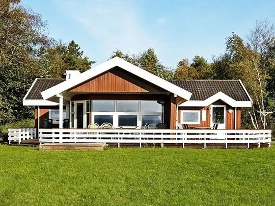 Beautiful Seaside Holiday Home in Øster Assels Near Sea