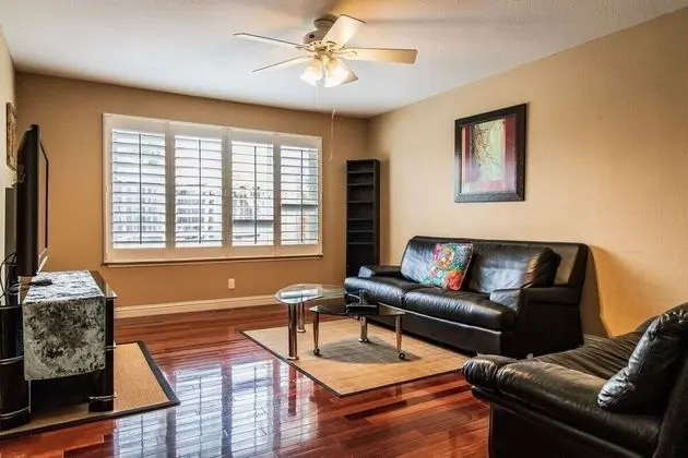 Beautiful Single Family Home in Union City - Oda Düzeni