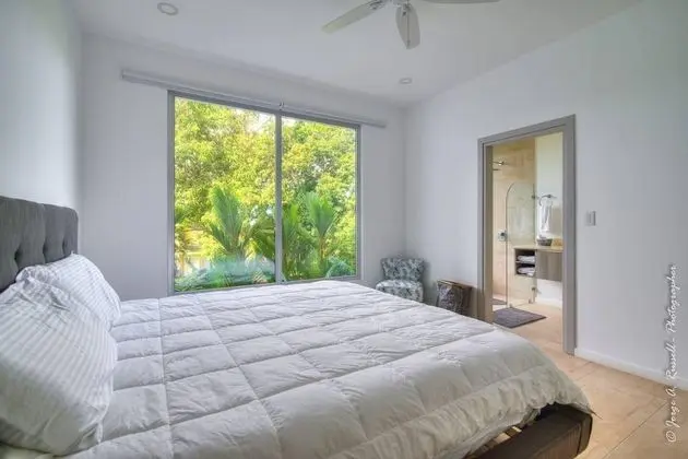 Beautiful Small Three Bedroom - Oda