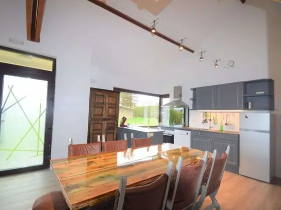Beautiful and Spacious Holiday Home With Pétanque Court and Countryside Views - Yerinde Yemek