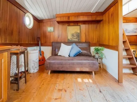 Beautiful Spacious Houseboat in Kerkdriel Near Lakebeach