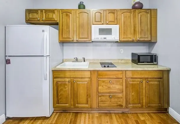 Beautiful Studio/bath, Hallandale Beach, Outdoor Pool, Walking Distance to the Beach & Free Parking! - Oda
