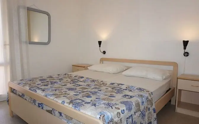 Beautiful Terraced House With Pool by Beahost Rentals