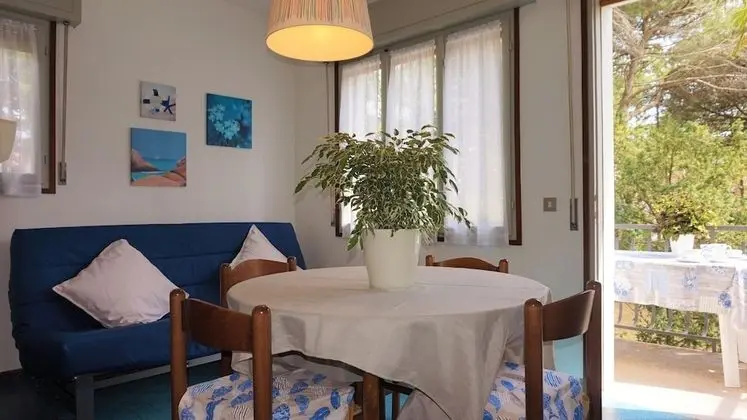 Beautiful Three-room Apartment on the First Floor of a Villa With Garden - Yerinde Yemek
