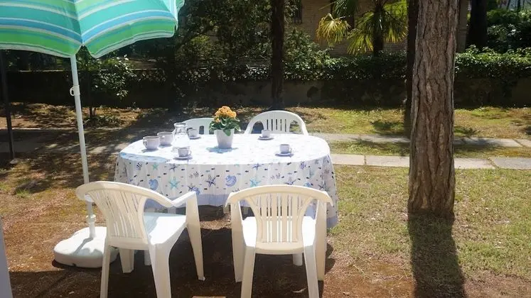 Beautiful Three-room Apartment on the Ground Floor of a Villa With Garden - Yerinde Yemek
