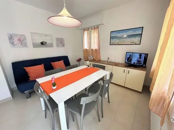 Beautiful Three-room Apartment on the Ground Floor of a Villa With Garden - Yerinde Yemek