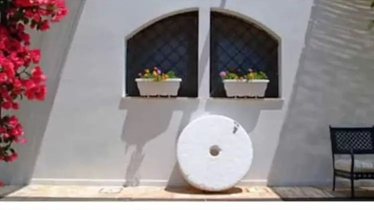 Beautiful Triple Room in Ancient Masseria Near the sea in a Quiet Olive Trees