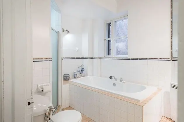 Beautiful Vintage 2BR- Heart Of Downtown - Banyo Tipleri