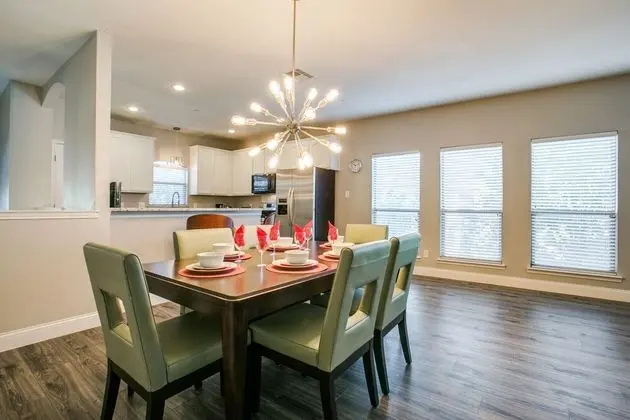 Beautifully furnished 3 bedroom Frisco - Oda Düzeni