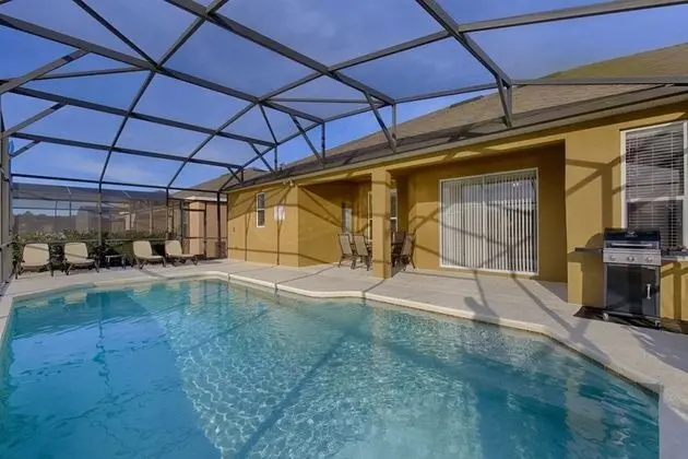 Beautifully Positioned Lake View Home - Oda