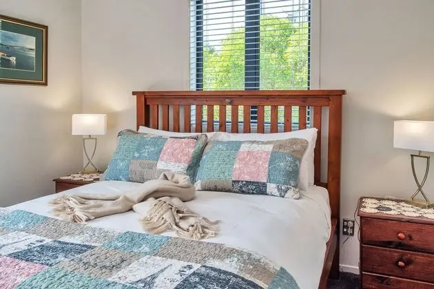 Beautifully Styled 2BR w 2 Carparks & Aircon - Oda