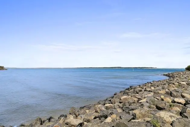Beauty AND THE Peace - Inlet Side - Plaj