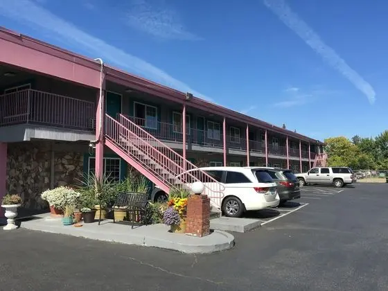 Beaverton Budget Inn - Otopark