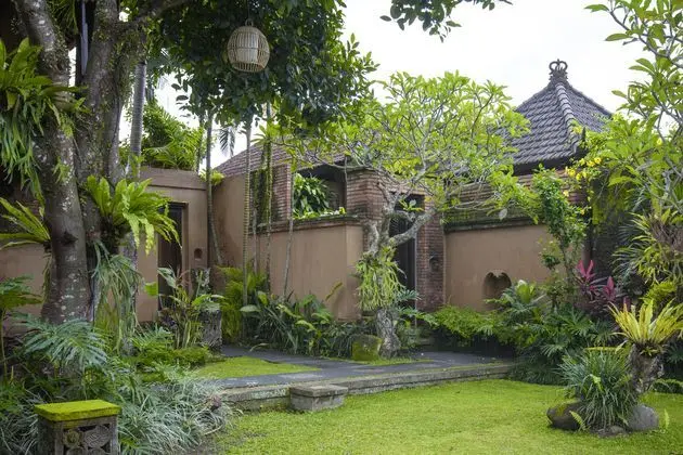 Bebek Tepi Sawah Restaurant & Villas
